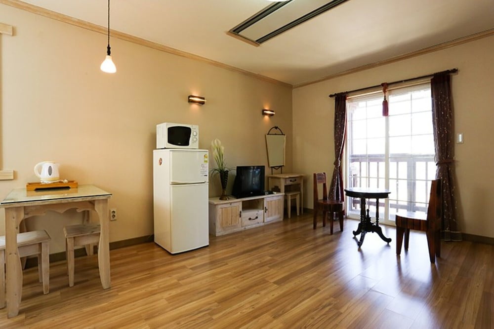 Sejong Rodem Hill Pension view 3