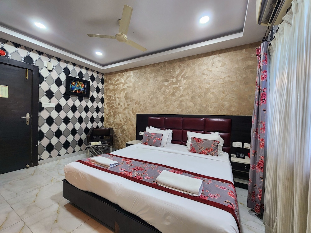 Hotel Orchid Plaza