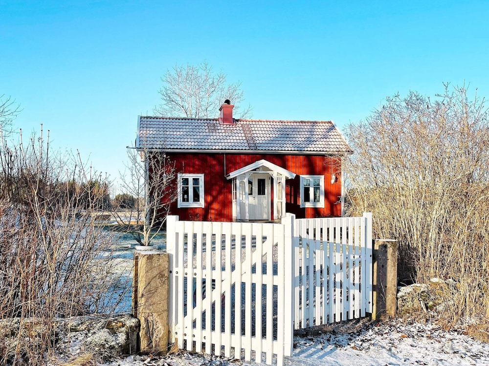 6 Person Holiday Home in Lidkoping-by Traum