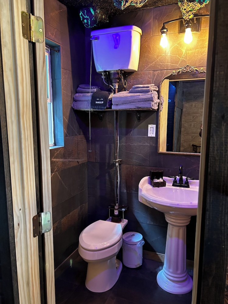 Dusty Boots Motel