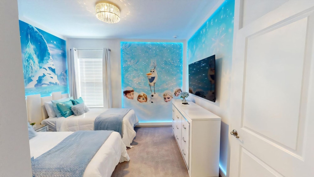 8 Bedroom Themed Rooms Huge Games Room Pool Spa