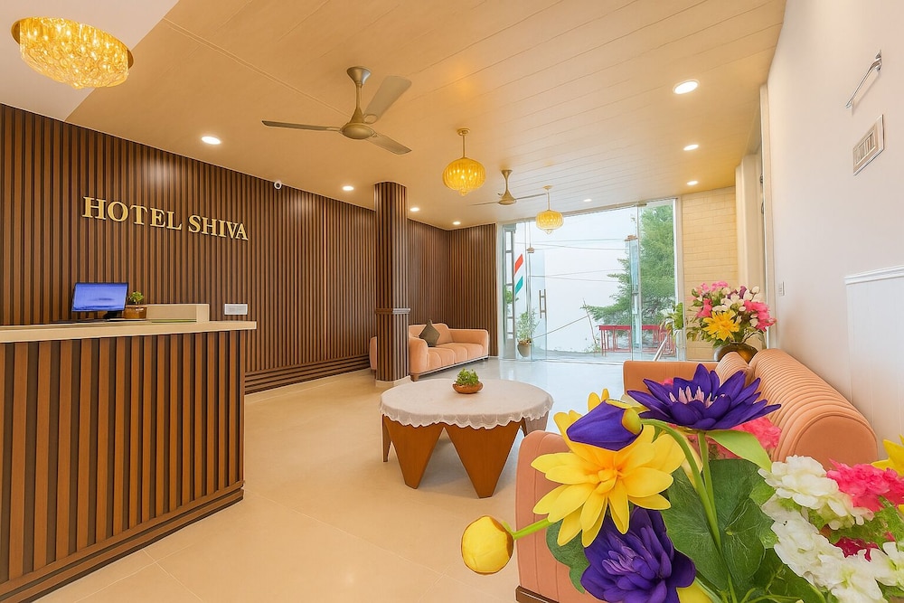 Hotel Shiva Lake - Near Mussoorie Lake