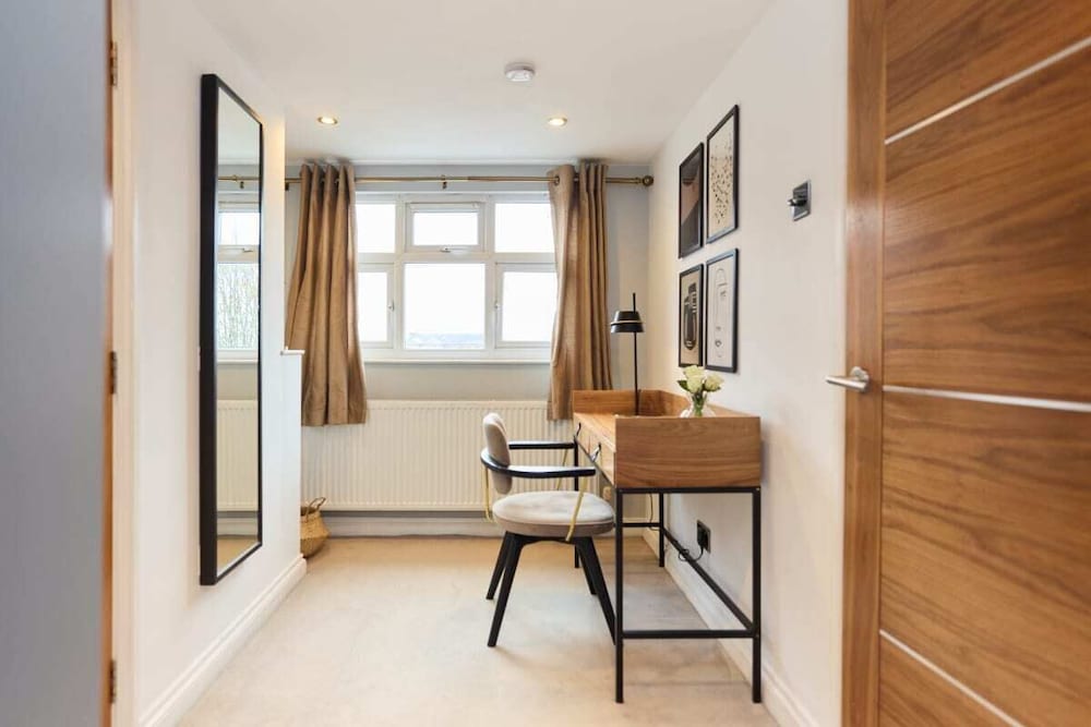 The Kensal Green Place - Modish 2bdr Flat With Study Room
