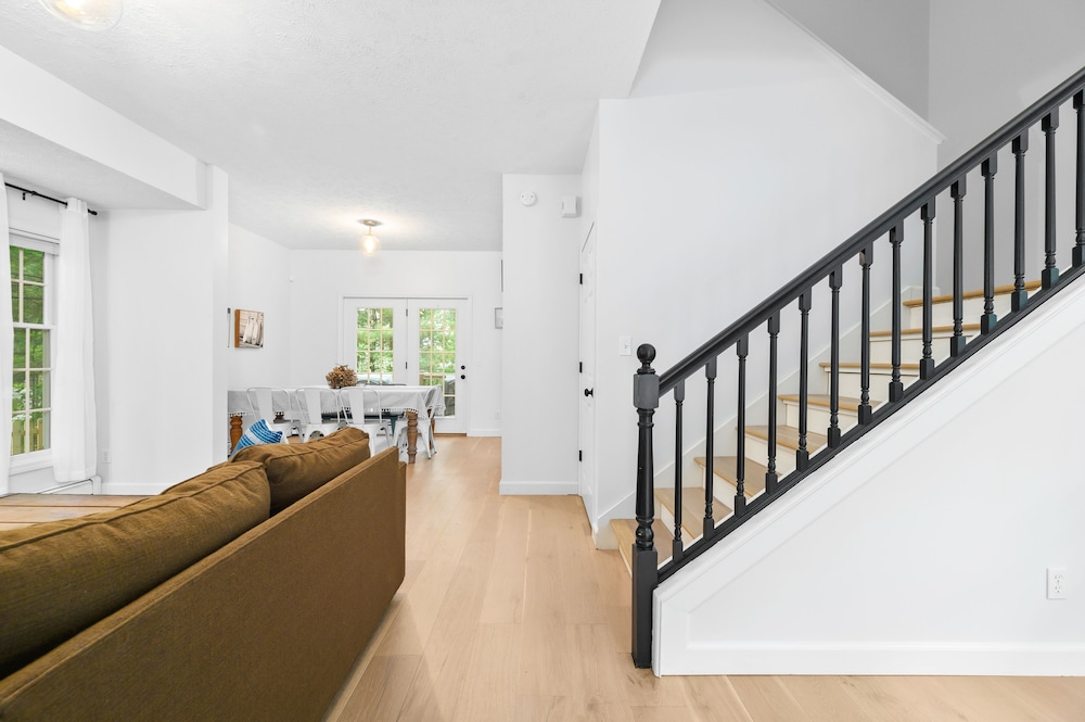 Gorgeous 2BDR Home near Downtown