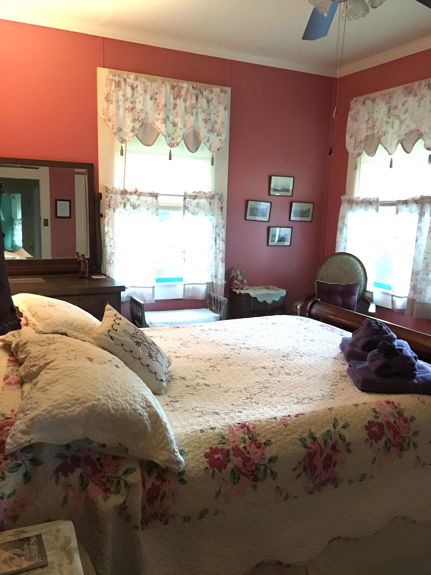 Maureen's Bed & Breakfast