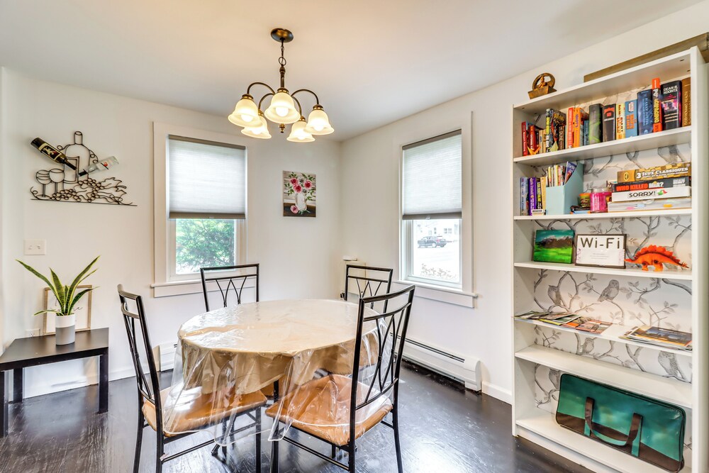 Ski, Hike & Fish: Pet-friendly Home in Saylorsburg