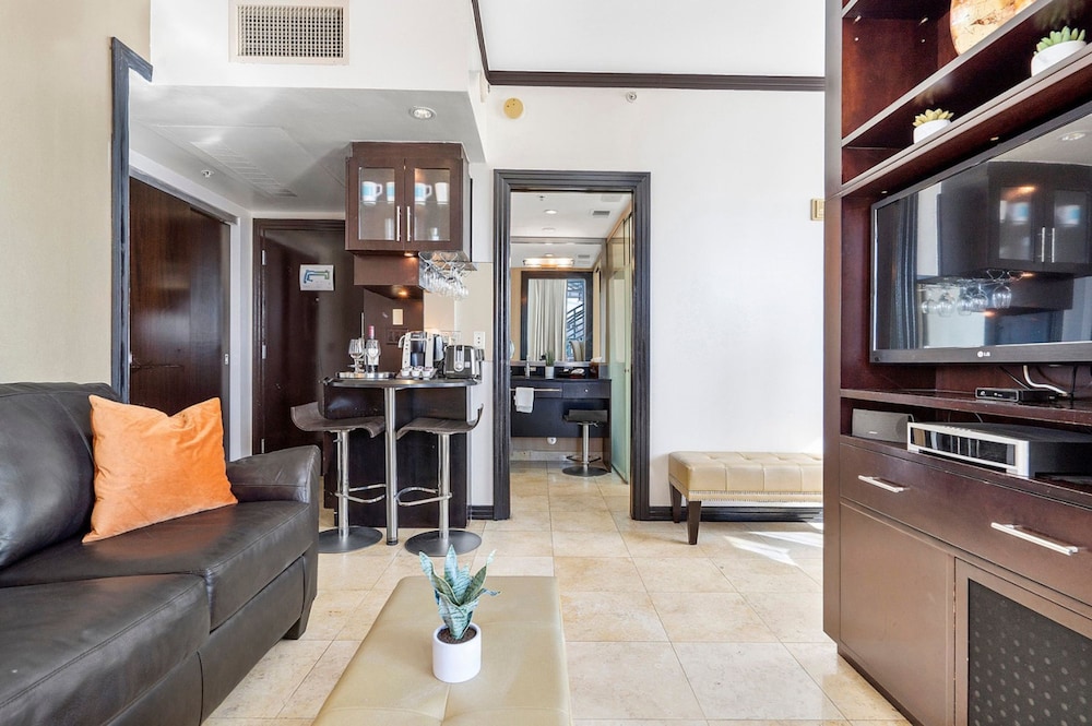 Penthouse With Private Rooftop