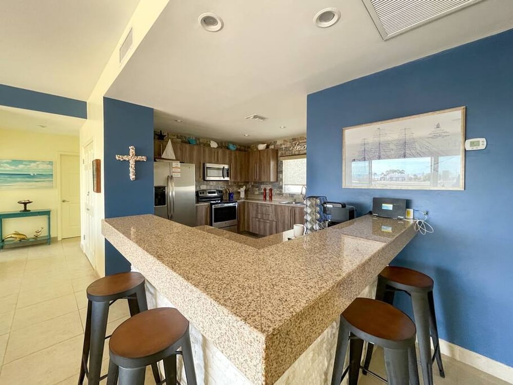 Glamorous Fully Equipped Condo With Amazing Sunset