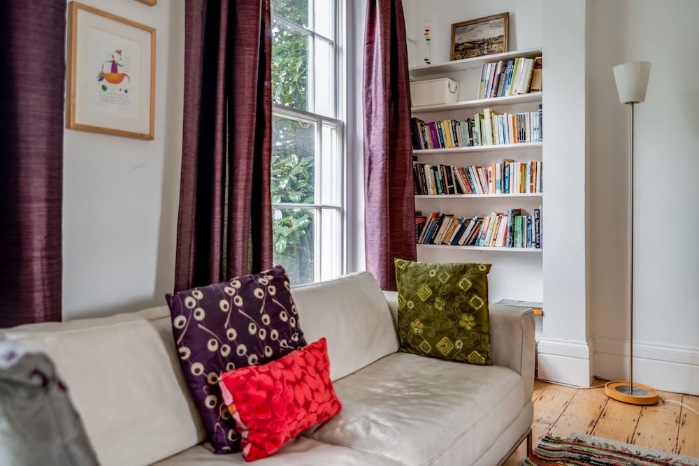 Bright Two Bedroom Apartment Near Vibrant Camden Town