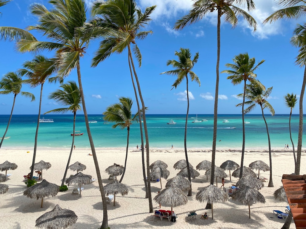 Los Corales Tropical Beach Resort & SPA