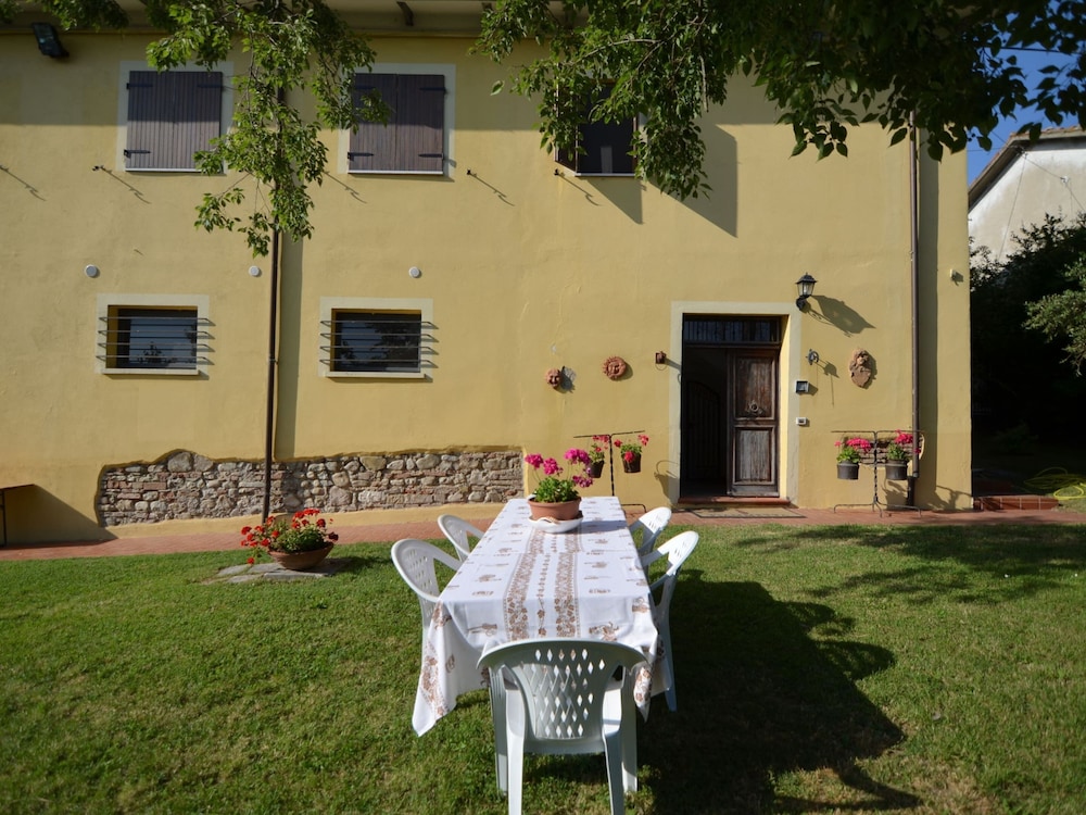 Lovely Holiday Home in Monte Colombo on Farm view 2