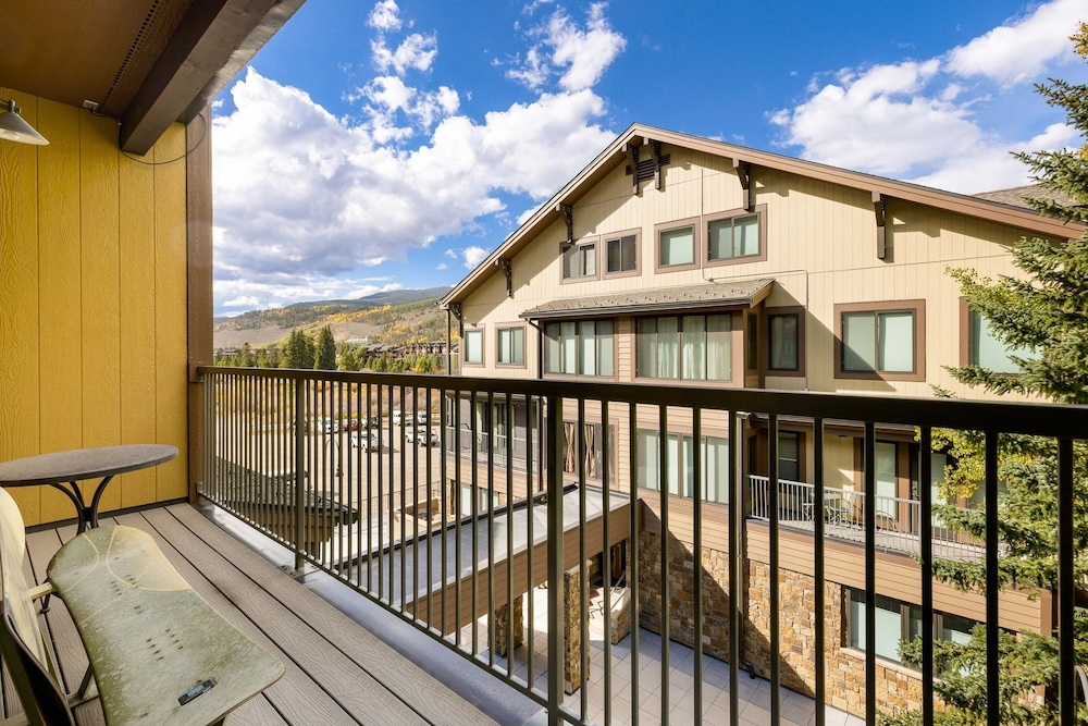 Keystone Ski Resort CO - Slopeside Lodging