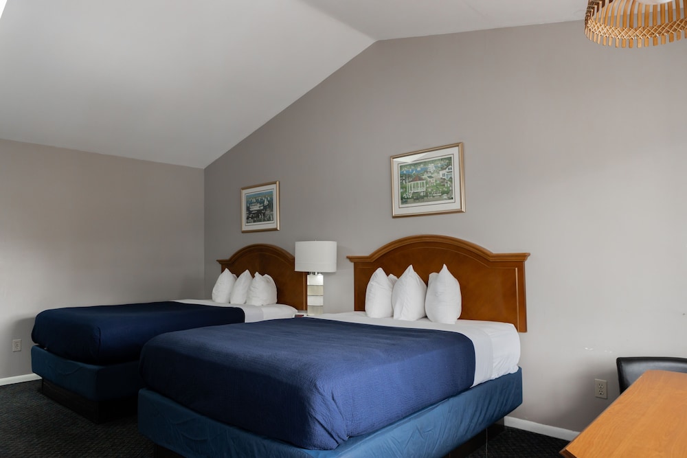 Admiral Motel