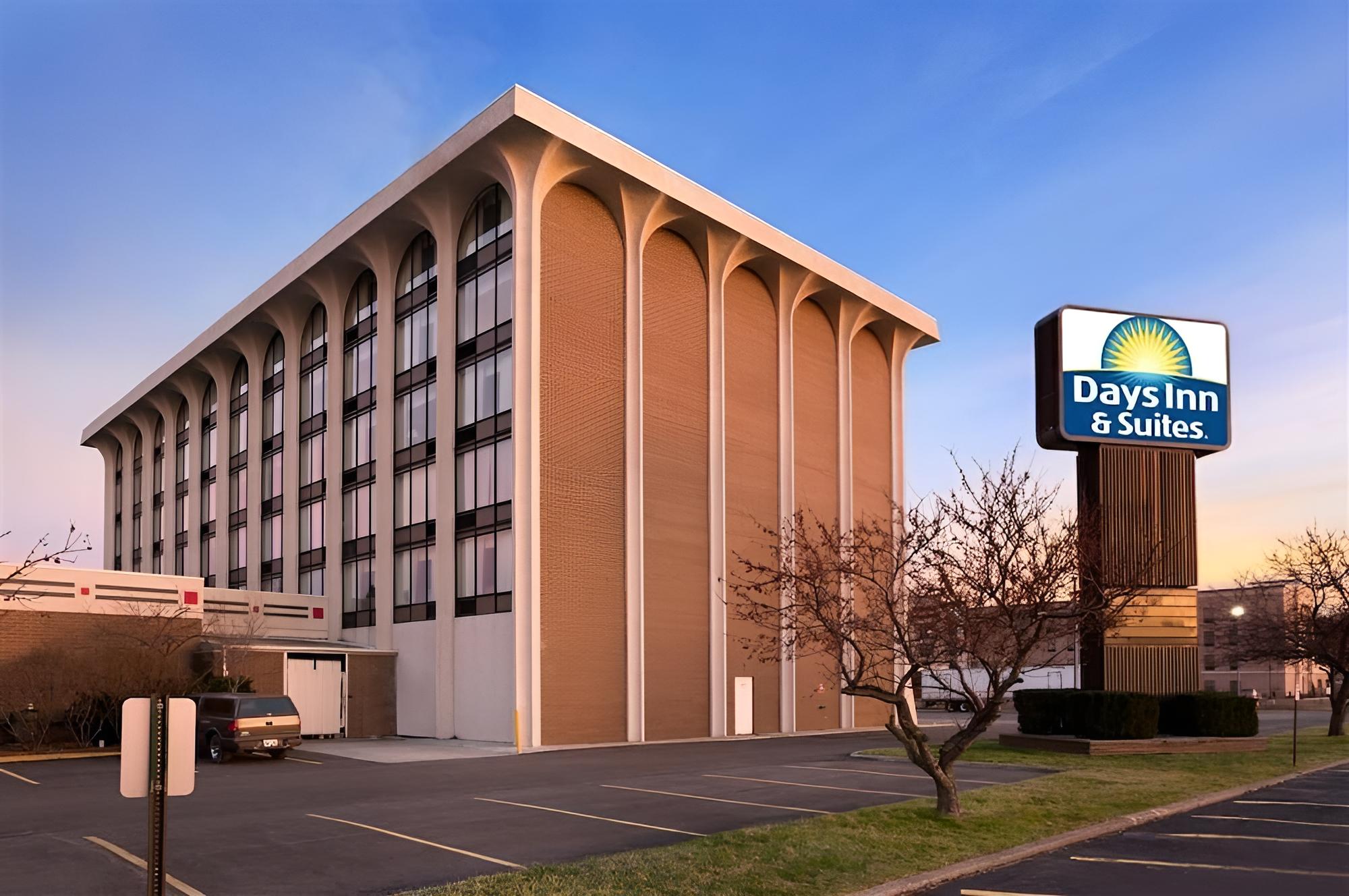 Lorain Studio Suites view 2