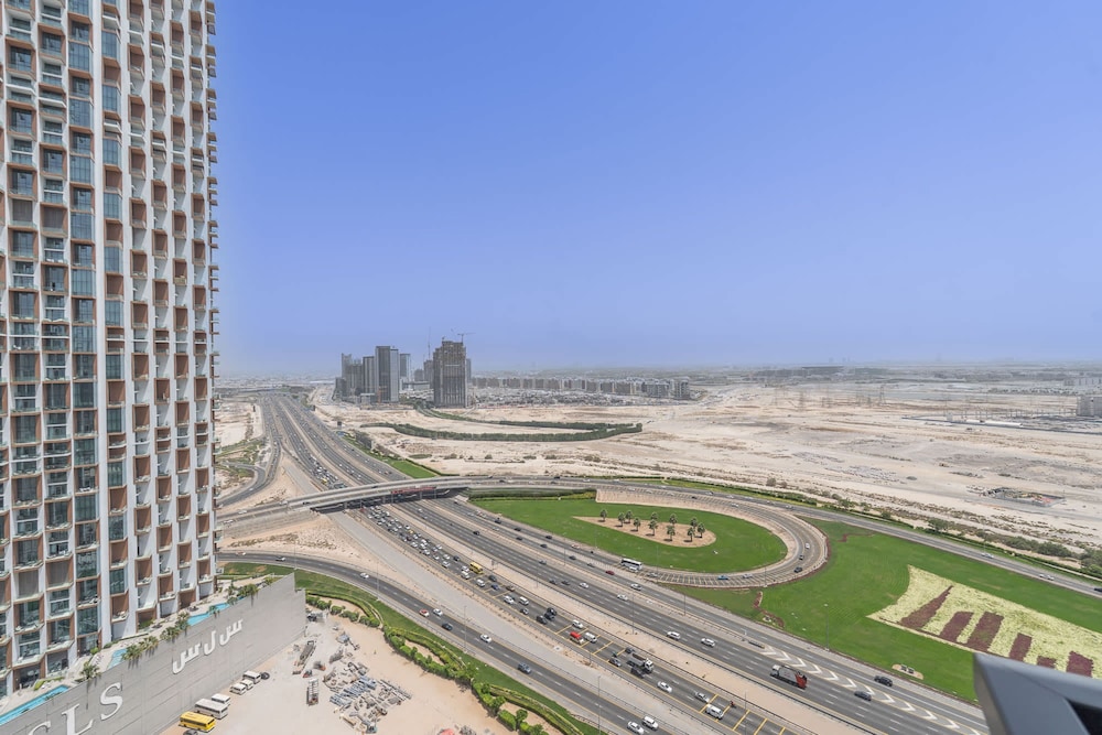 Fabulous and Spacious 2BR in Nobles Tower