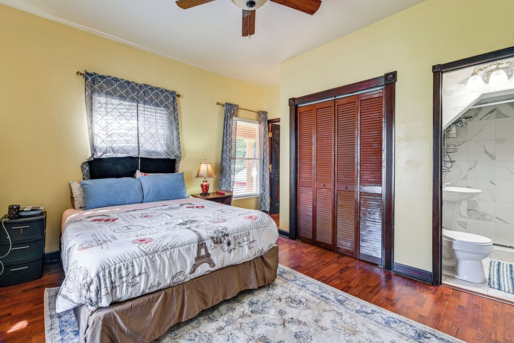 Close to Airport: Home in the Heart of Charlotte!
