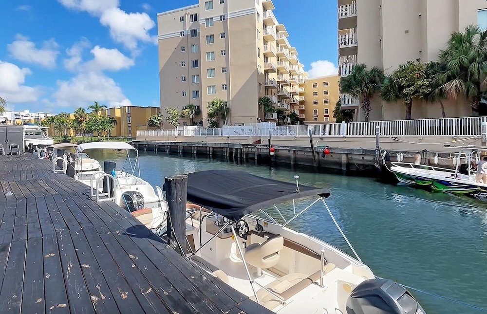 Luxury RiverFront by Renzzi