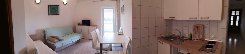 Captivating 4-bed Apartment in Premantura view 3