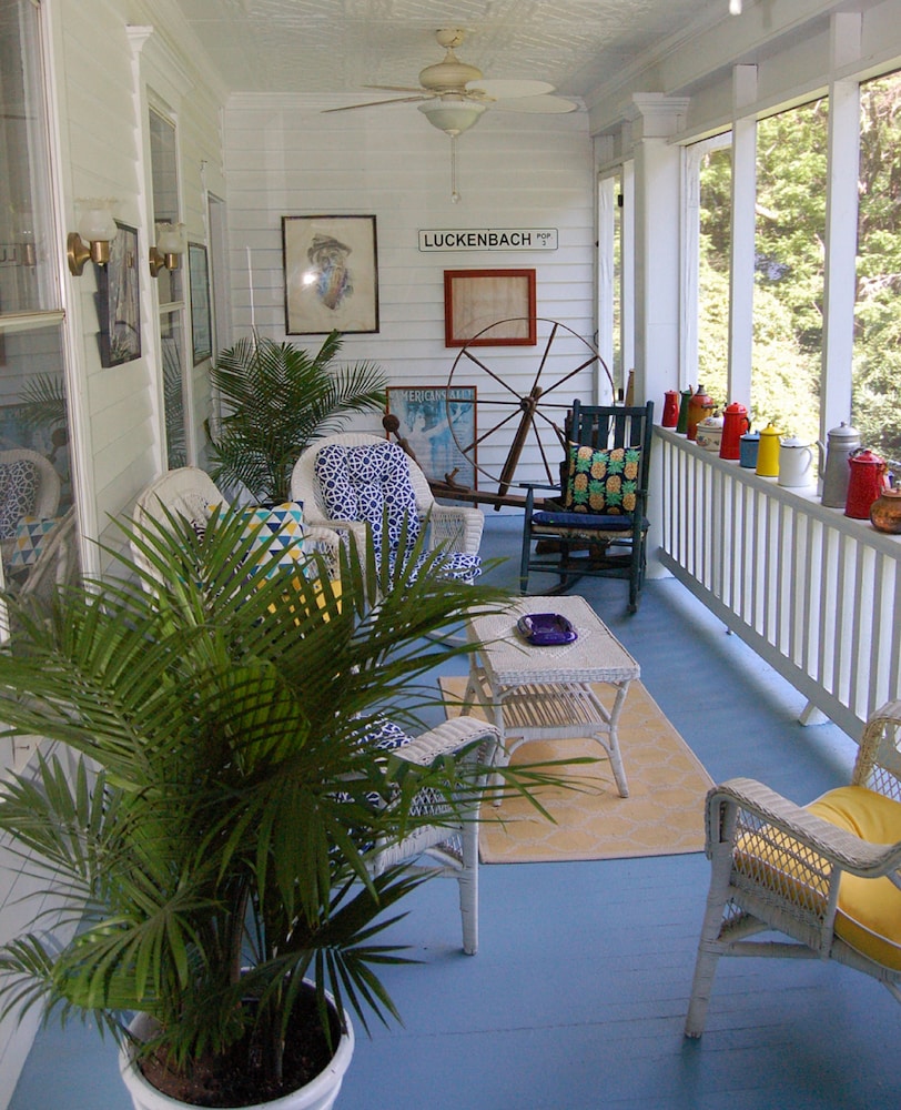 Mountain Laurel Inn