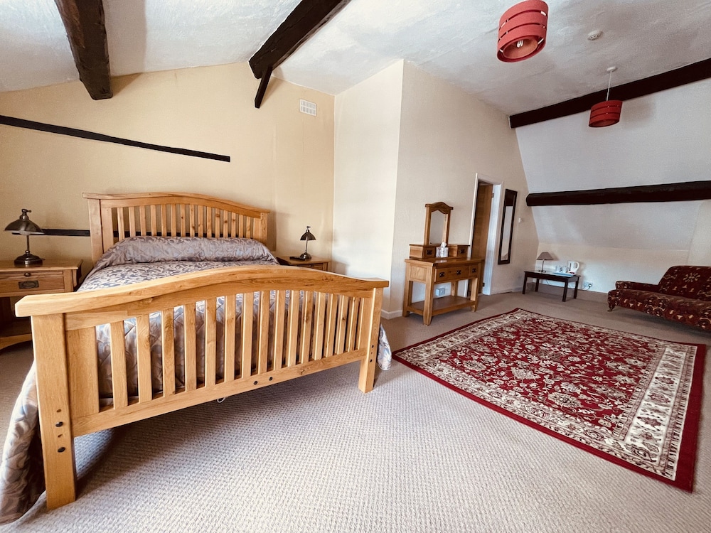 Cain Valley Hotel