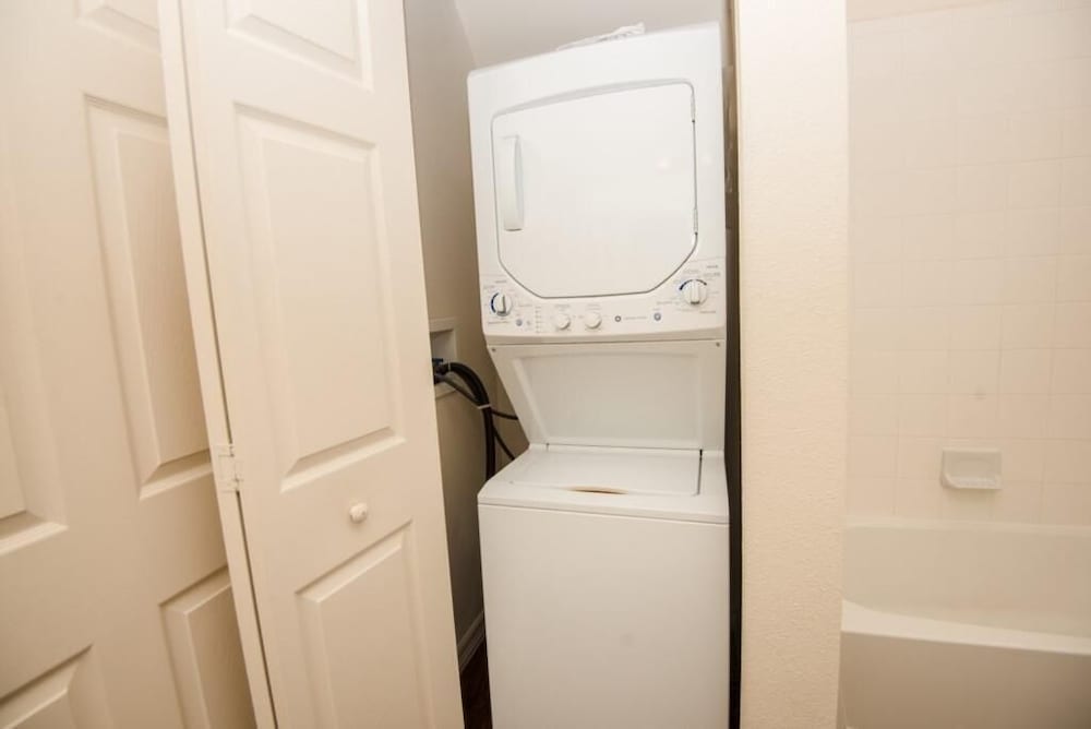 December Special LV 3 Beds 2 Baths Id:61208 - Image 4