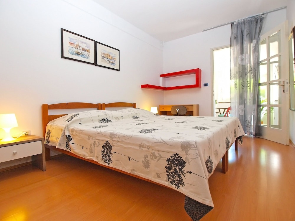Apartment 1346 view 4