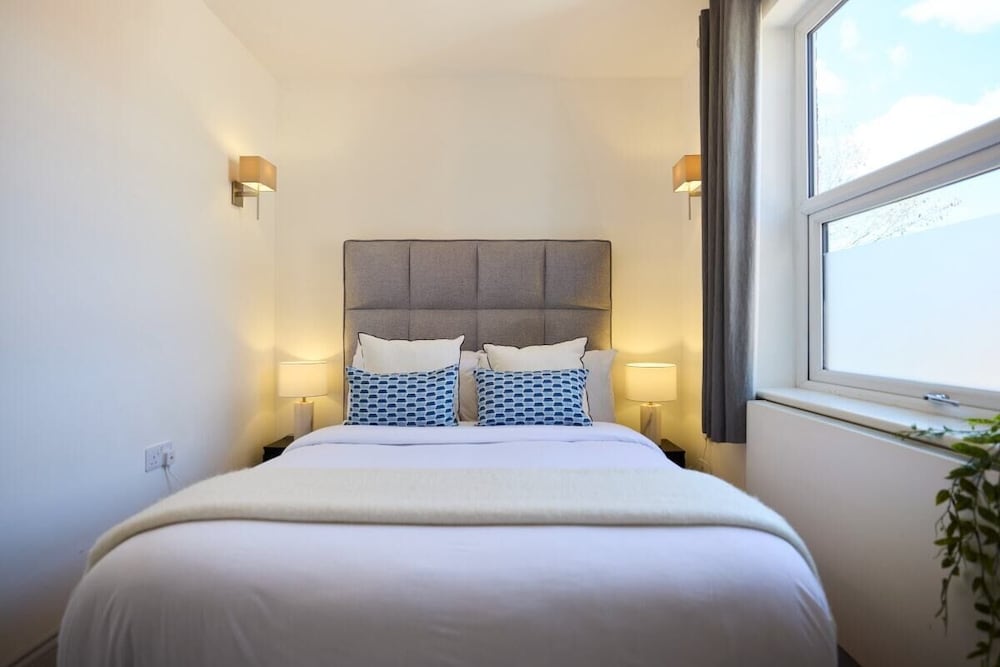 The Leghorn Quarters - Modern 3bdr With Balcony