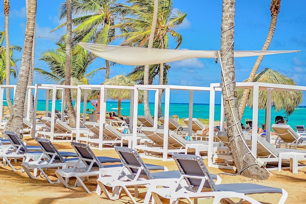 Playa Palmera Beach Front Apartments