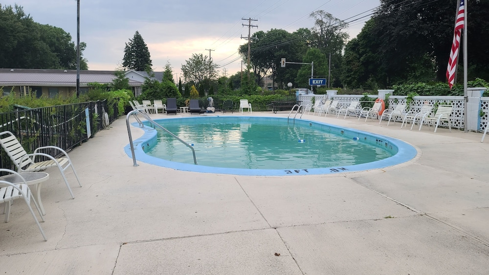 Presque Isle Motel