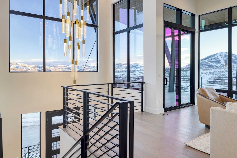 Mins to Deer Valley Lift Firepit, Game Room, Views, 5bdr Orion by Avantstay