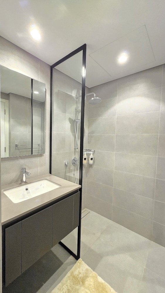 Midori Elegant Living