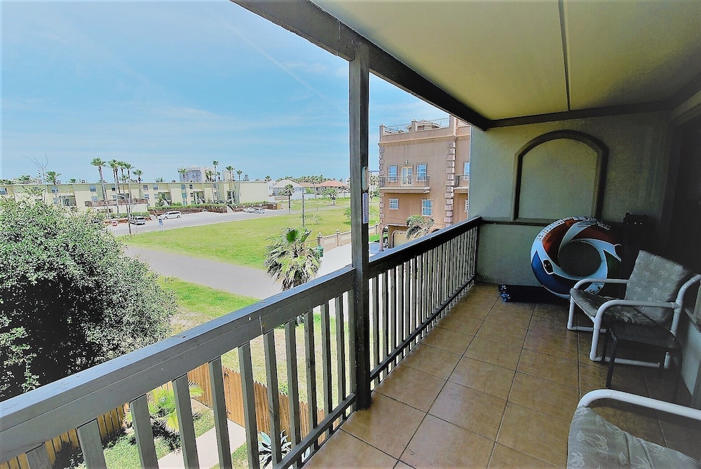 Parklane Unit #311 2 Bedroom Condo by RedAwning