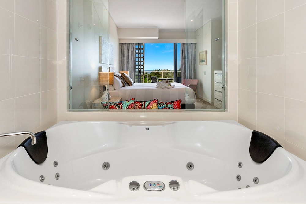 Luxury Apartments on Bells Boulevard