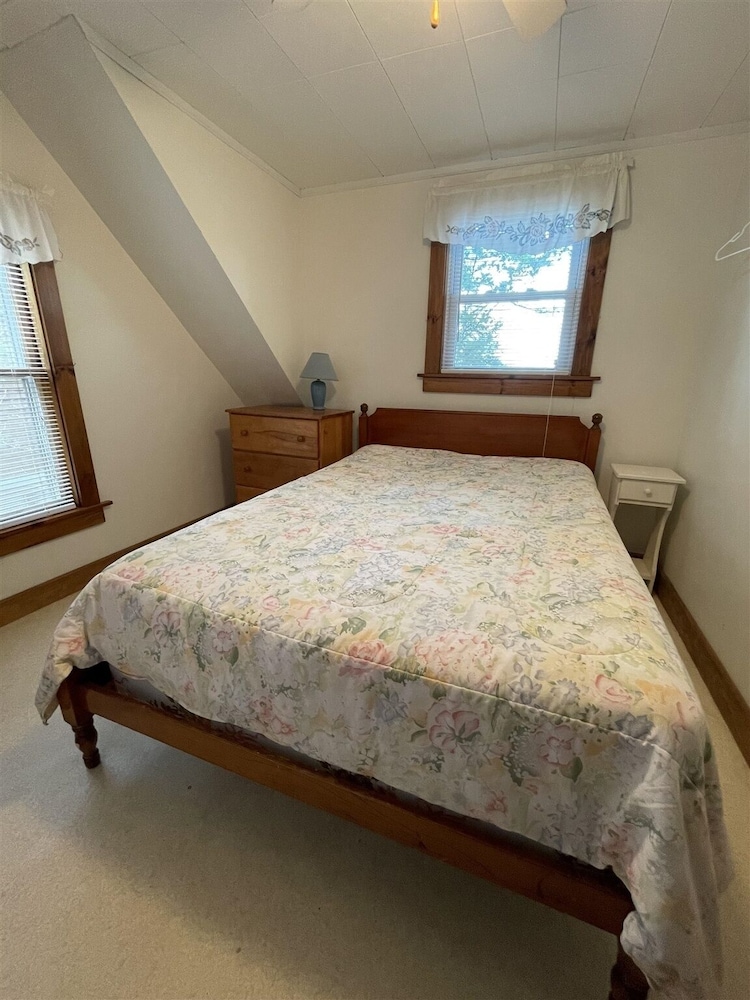 Fletcher Limit 8 4 Bedroom Cottage