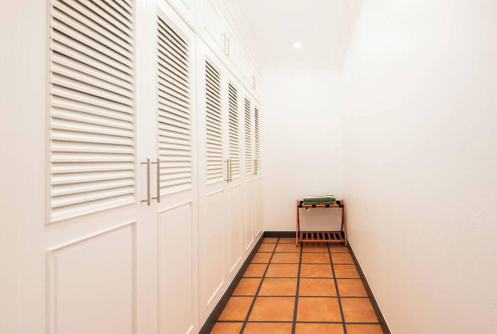 Luxury 4BR Private 425sqm Party Pool Villa