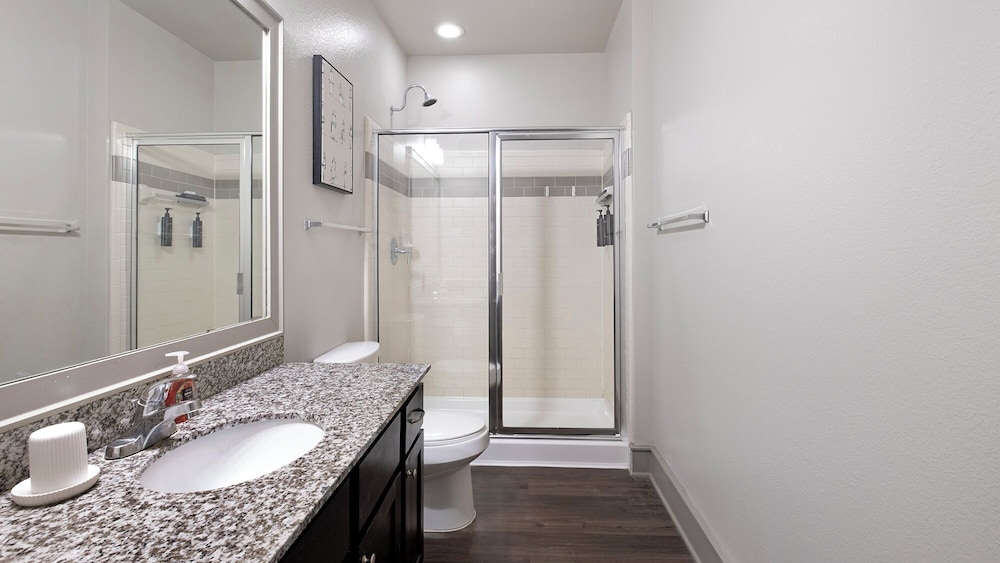 Landing Apartments Houston - Kingsland Blvd