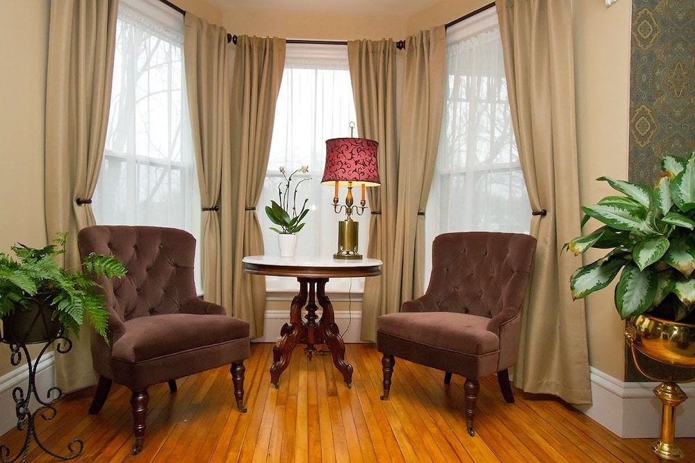Rayski Guest House