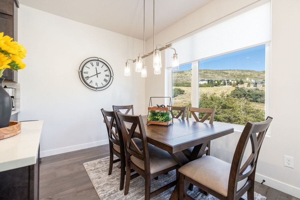 Hot Tub- Spacious-4br-deer Valley-mountain-view