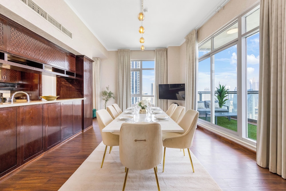 Durrani Homes - Alluring 5BR Penthouse with Burj Khalifa and Fountain View