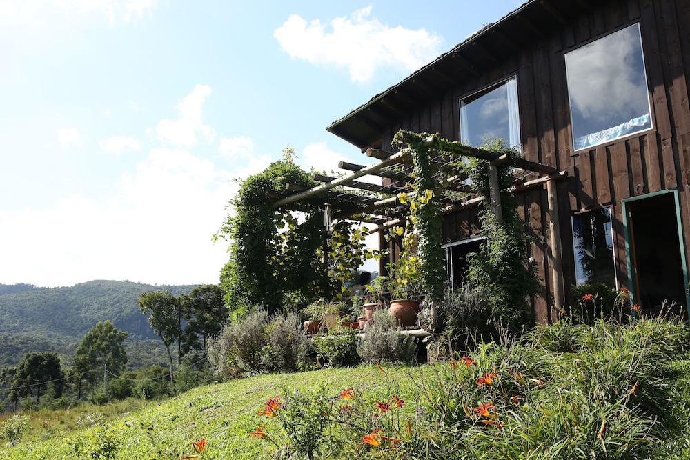 YAAHOO ECOLODGE