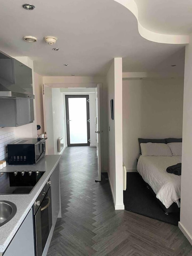 Stunning Apartment in the Heart of Leeds view 4