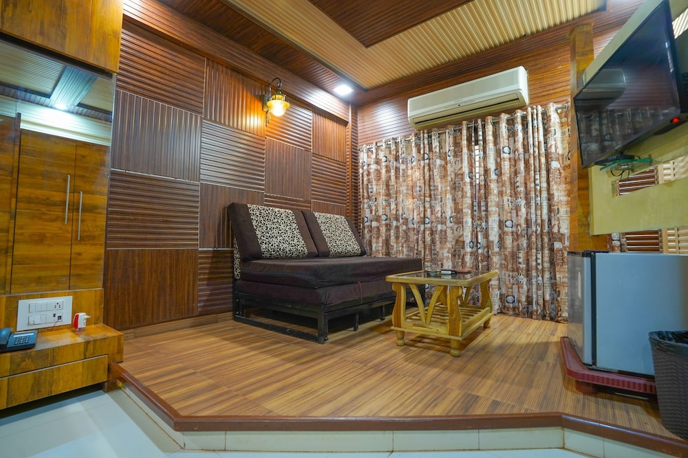 Hotel Kumar Plaza