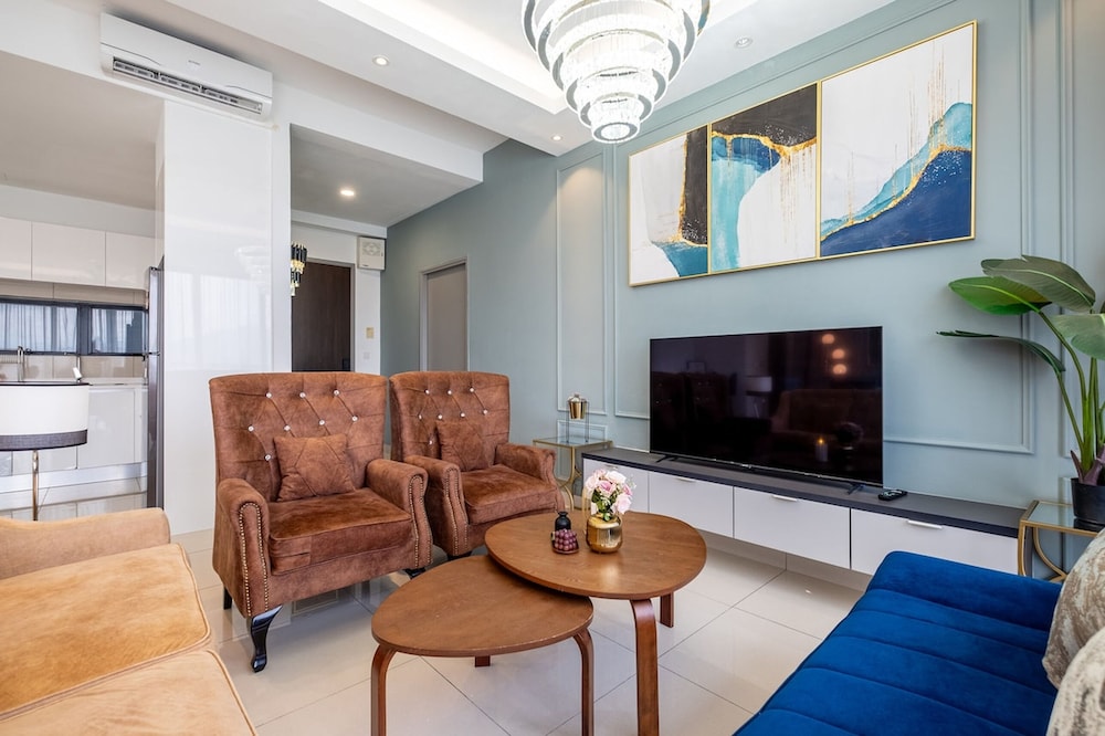 Astoria Ampang Condotel by Emily in Town