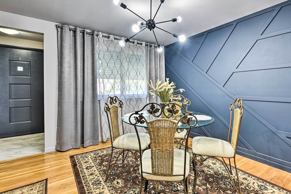 Charming Buffalo Apt: 18 Mi to Niagara Falls!