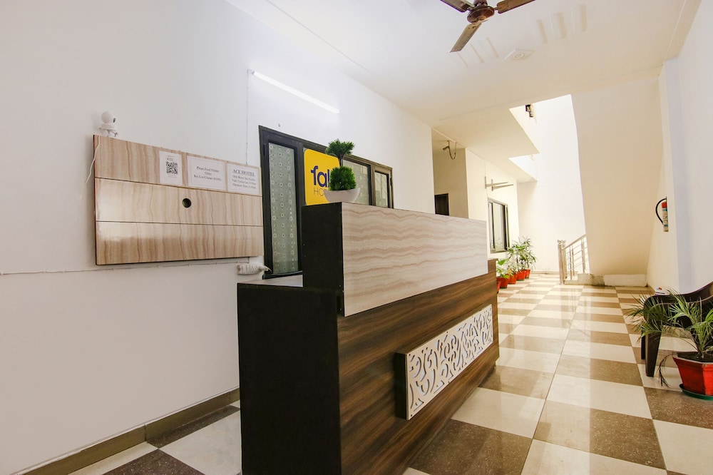 Lobby & Reception