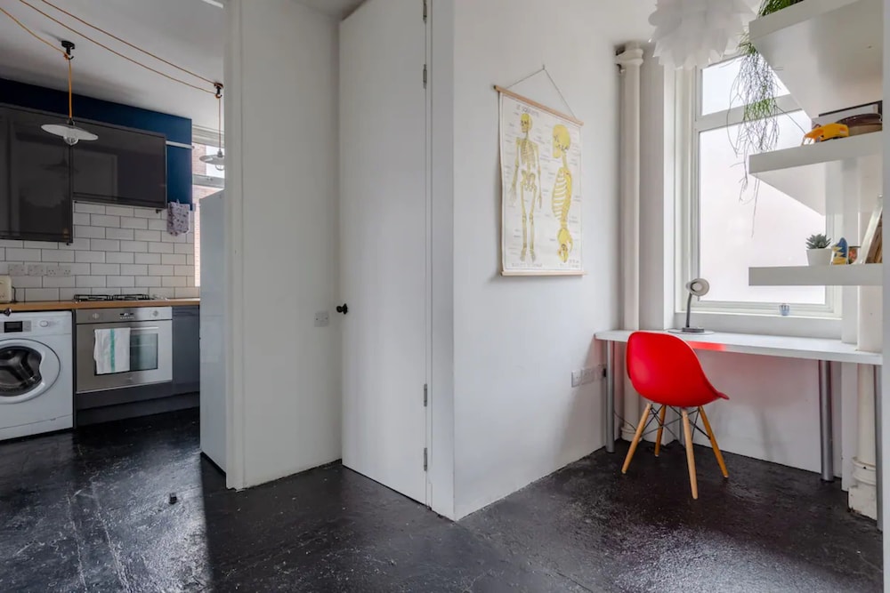 Bright & Spacious 2BD Flat - Hackney