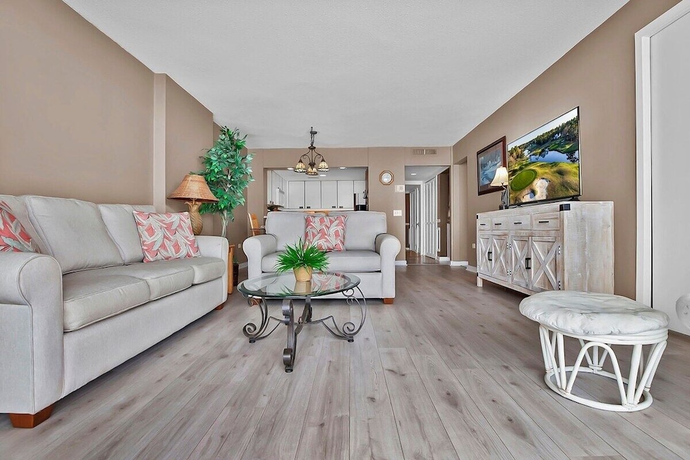 Ocean Creek North Tower F11 2 Bedroom Condo