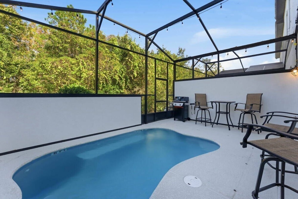 Paradiso Grande 5BR Home w Pool, Mario Game Room