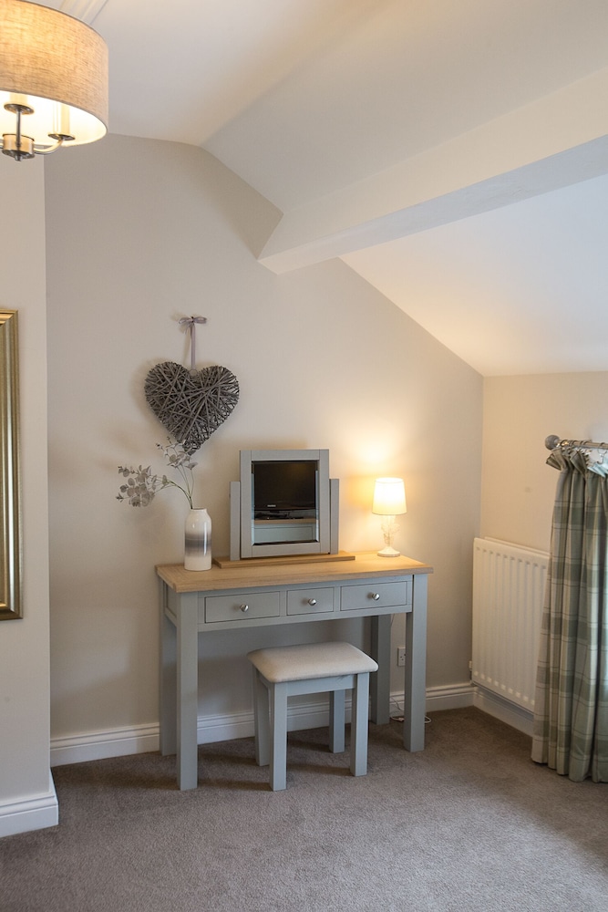Bramwood Cottages view 4