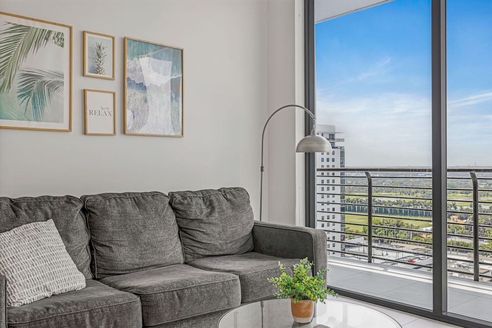 Modern Downtown Doral One-Bedroom Apt